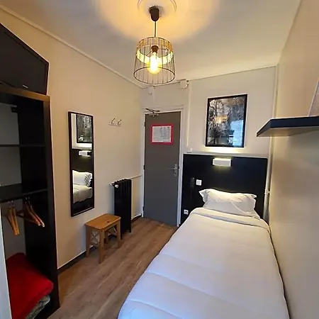 Savoy Hotel *
